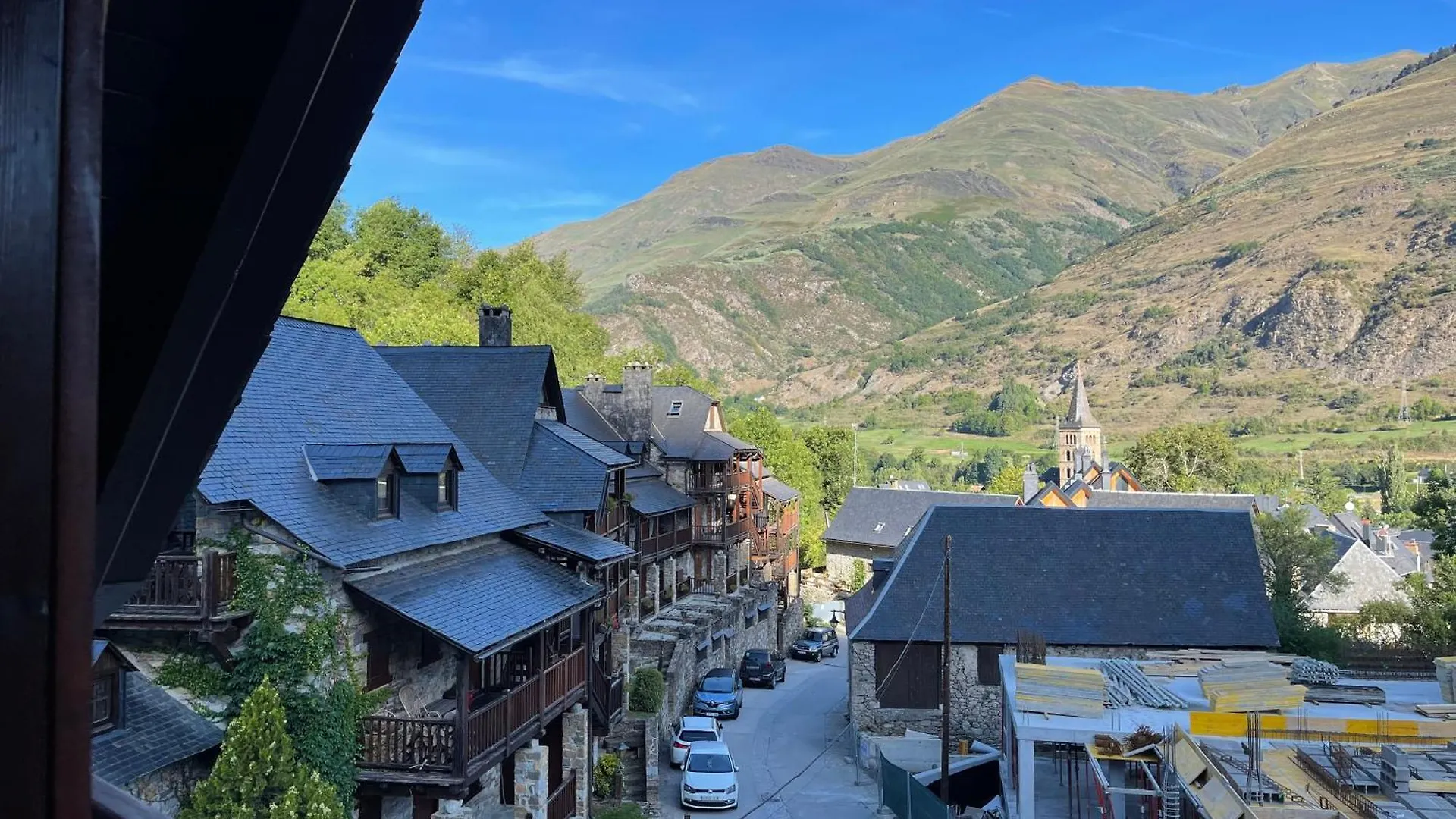 Apartment 3 Bedrooms With Ski Locker And Parking At Baqueira-Beret Arties