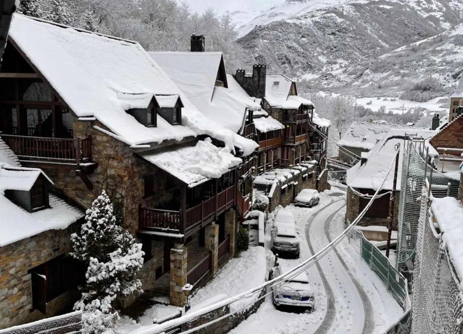 Apartment 3 Bedrooms With Ski Locker And Parking At Baqueira-Beret Arties 0*,  Spain